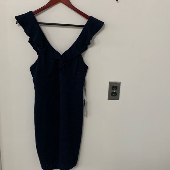 Lulu’s M Ruffled Neck Lace Bodycon Dress - Picture 2 of 13